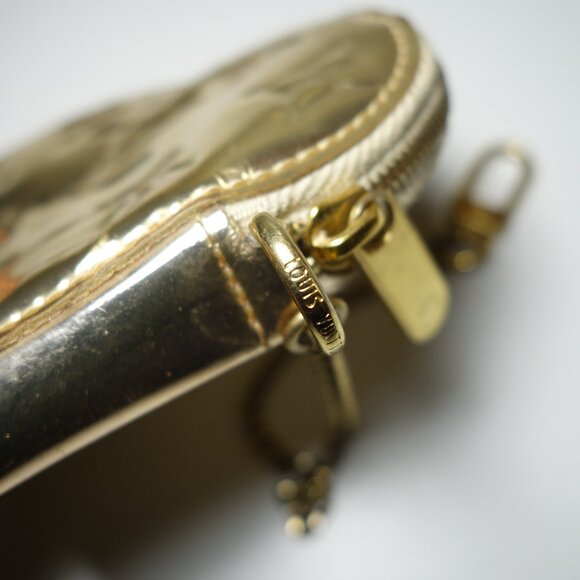 Louis Vuitton Vernis Patent Leather Miroir Heart Coin Purse, Sz 4 in x 4.25 in - Picture 12 of 16